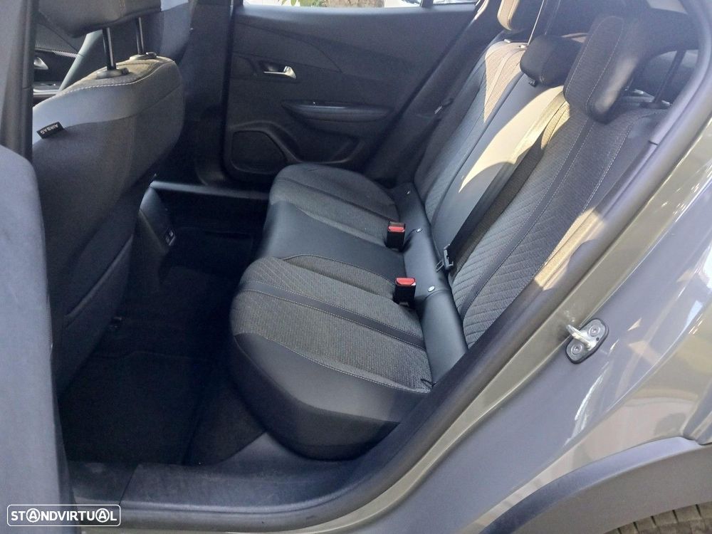 Peugeot 2008 1.2 Hybrid Allure e-DCS6 - 31