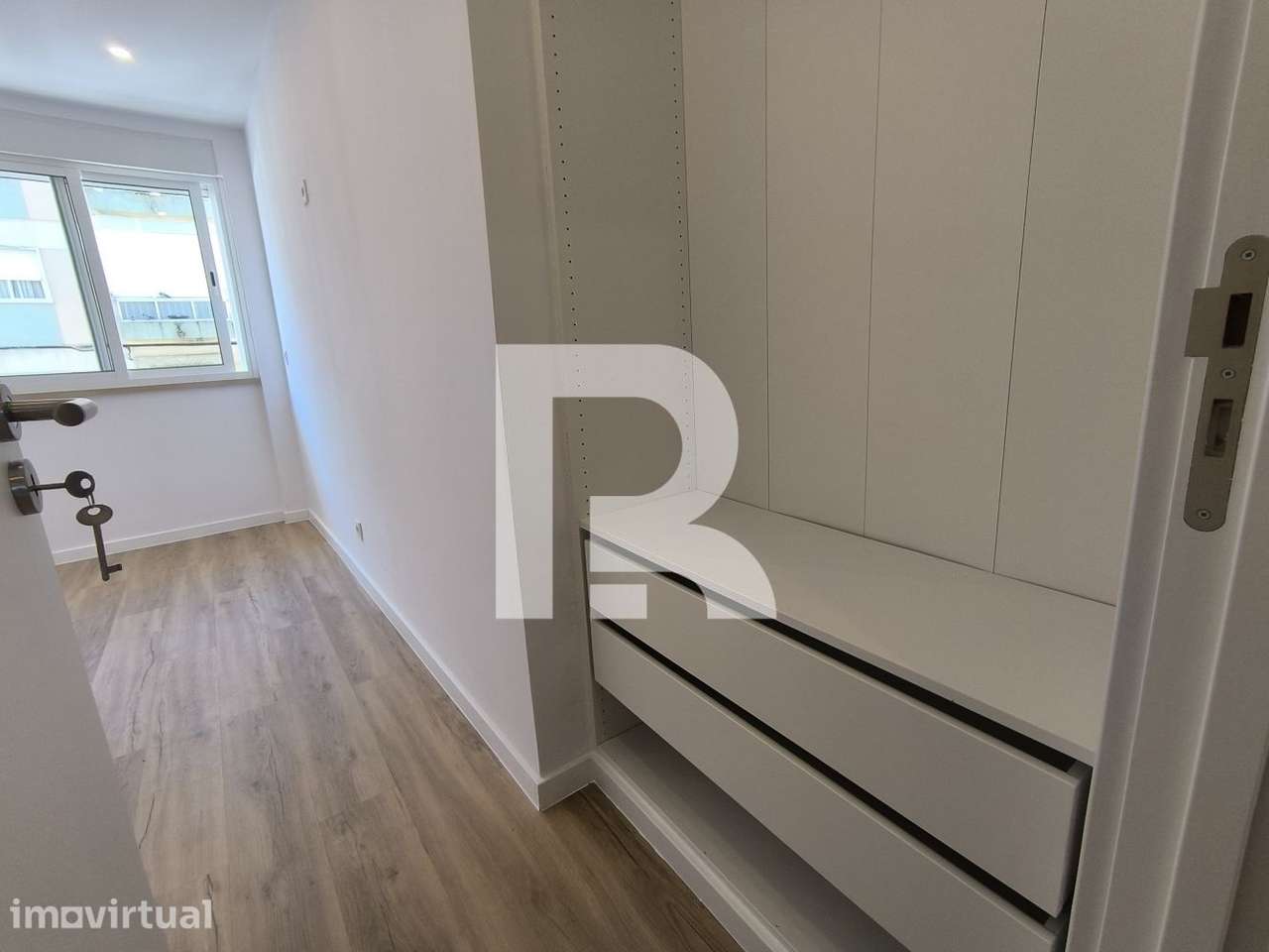 Apartamento T2 totalmente remodelado em Odivelas - Grande imagem: 2/18