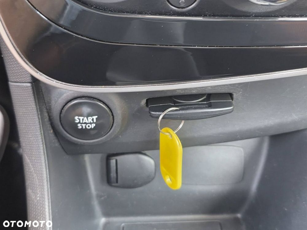 Renault Clio 1.2 16V Life EU6 - 23