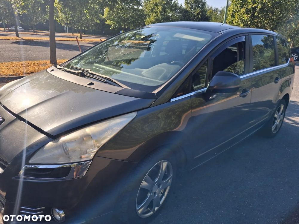 Peugeot 5008 1.6 THP Premium + - 5