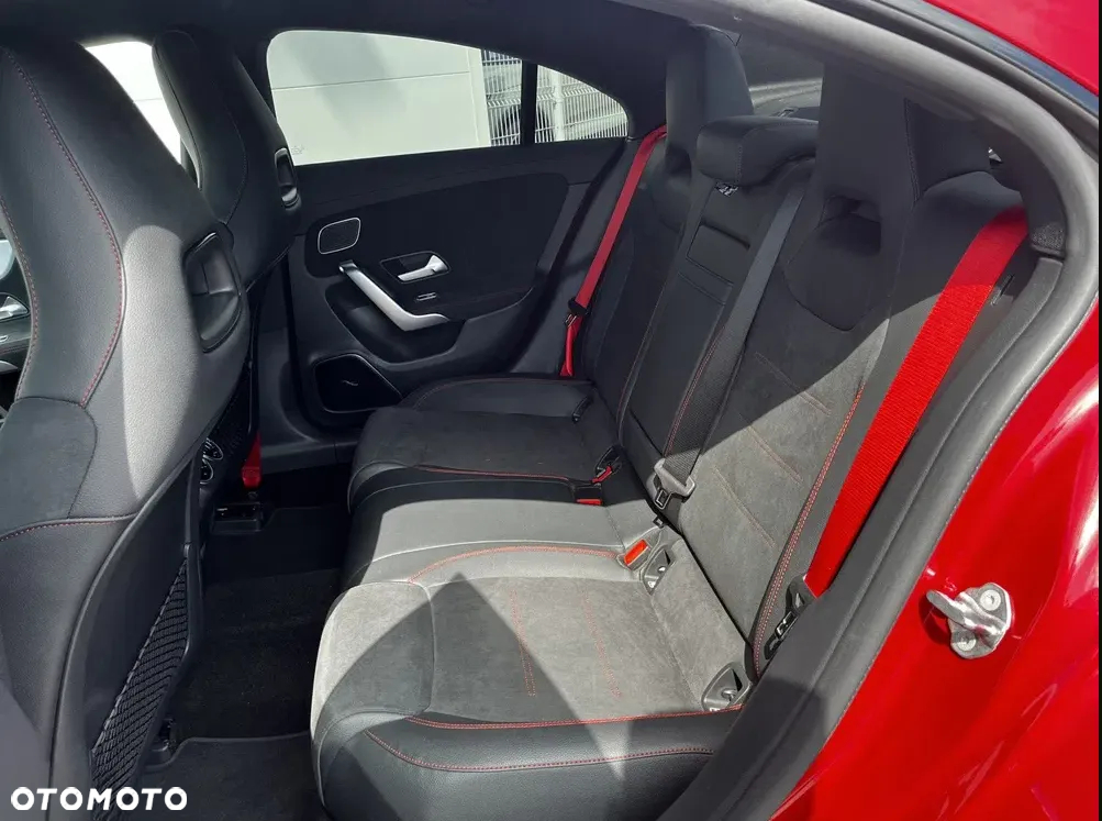 Mercedes-Benz CLA AMG 35 4-Matic 7G-DCT - 12
