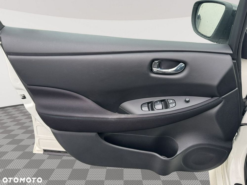 Nissan Leaf 40kWh Acenta - 11