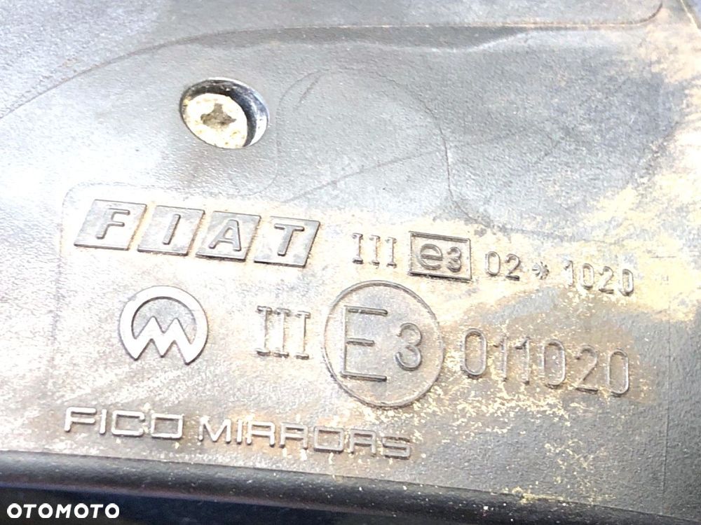 LUSTERKO PRAWY  FIAT CROMA (194_) 2005 - 2022 1.8 16V 103 kW [140 KM] benzyna 2005 - 2022 - 8