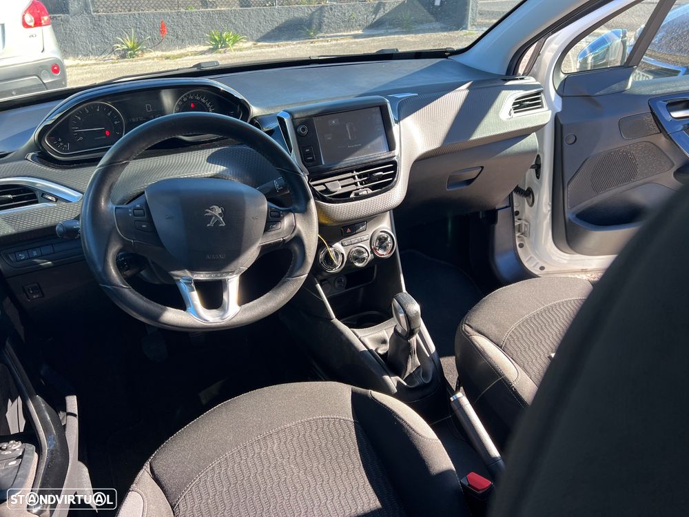 Peugeot 208 1.2 PureTech Style - 19