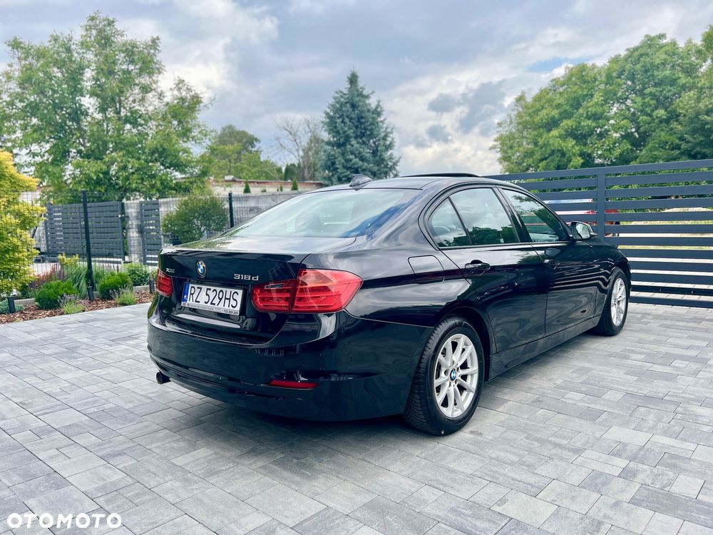 BMW Seria 3 318d xDrive Sport Line - 3