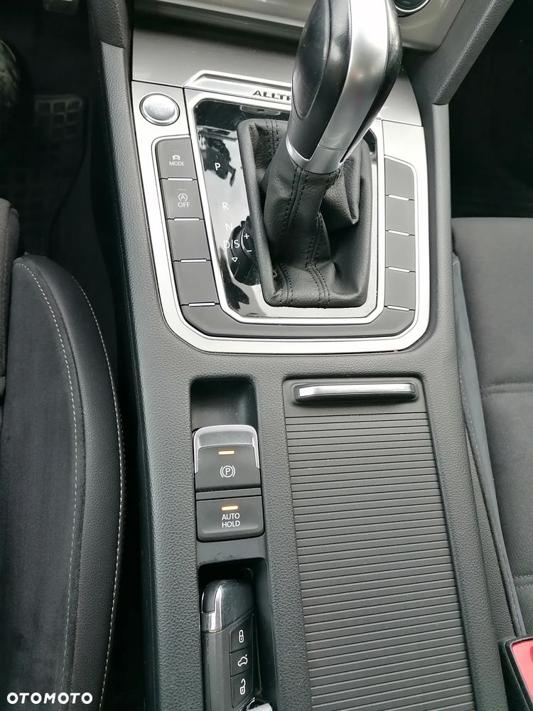 Volkswagen Passat - 17