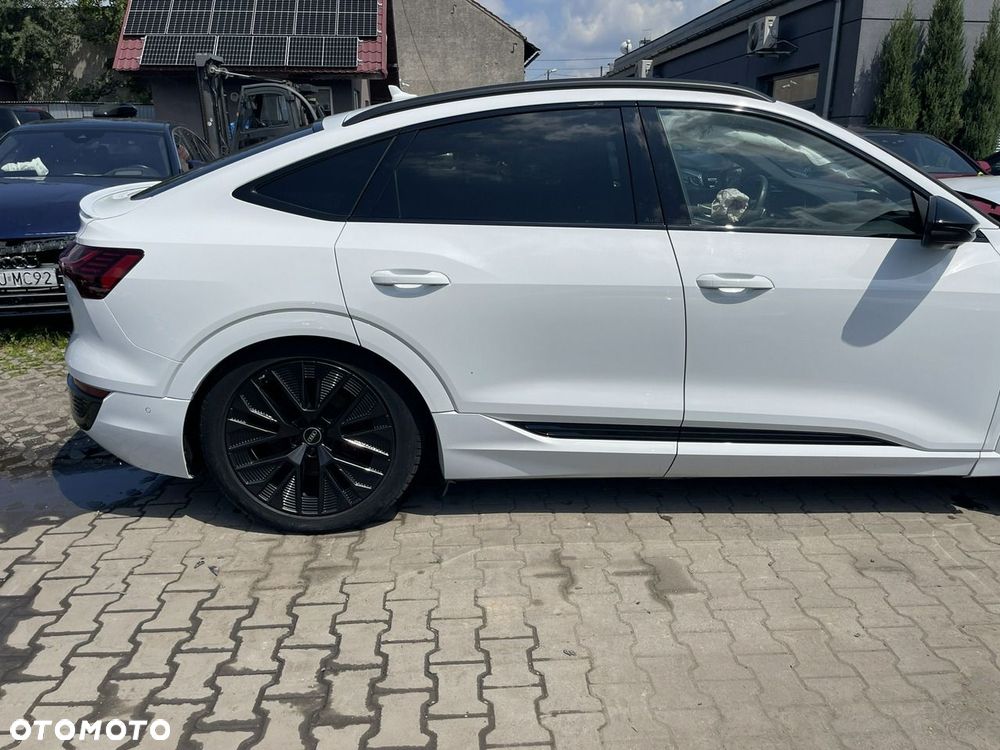 Audi Q8 Sportback e-tron - 23