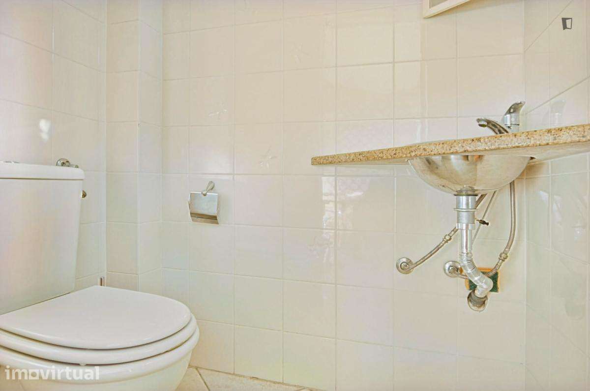Quarto - localizado em Picoas Lisbon - Grande imagem: 3/32