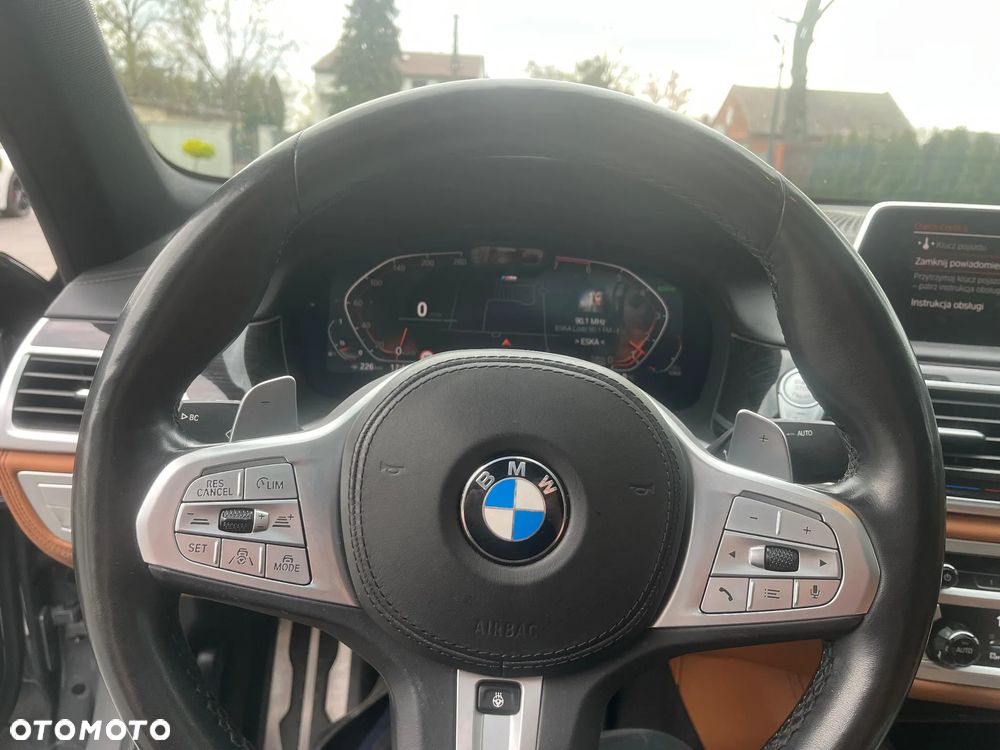 BMW Seria 7 750Li xDrive sport - 9