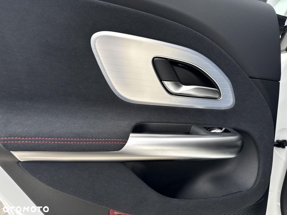 Mercedes-Benz CLA - 17