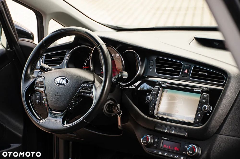 Kia Ceed 1.6 GDI ISG SW Platinum Edition - 18