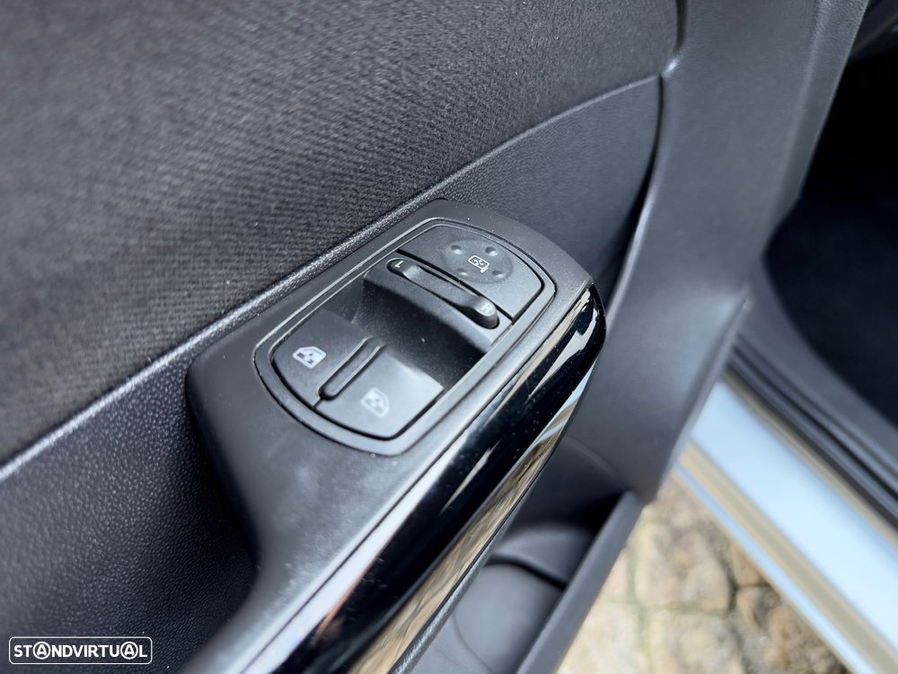 Opel Corsa 1.2 Enjoy - 37