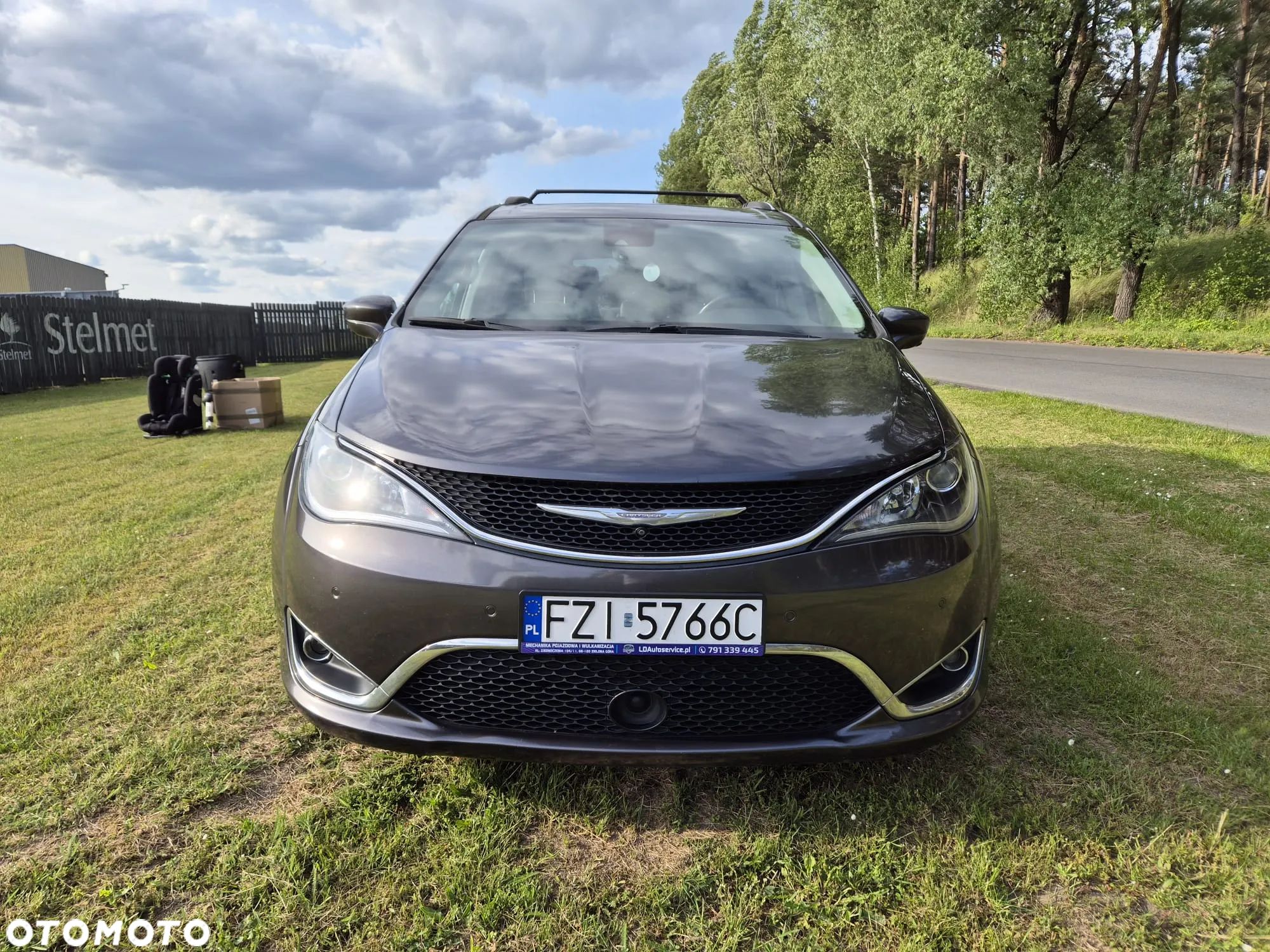 Chrysler Pacifica - 1