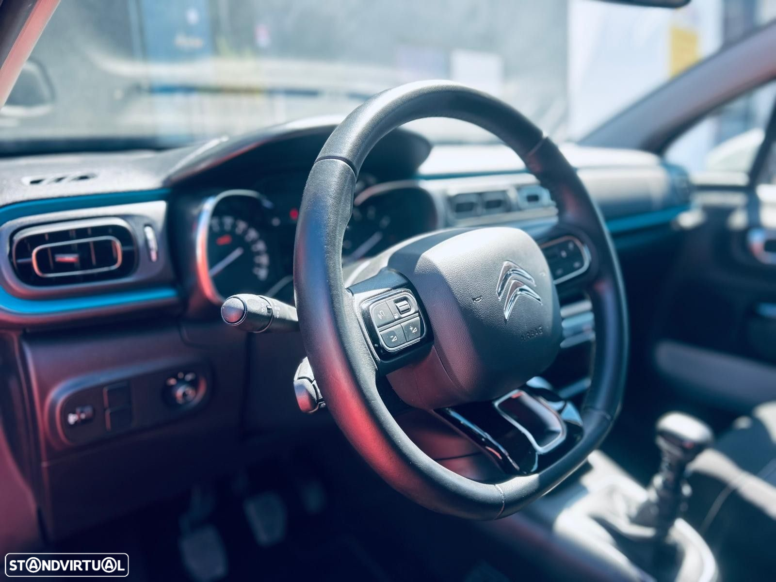 Citroën C3 1.2 PureTech Shine - 24