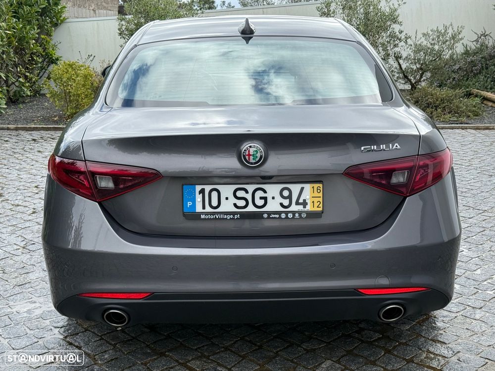 Alfa Romeo Giulia - 13
