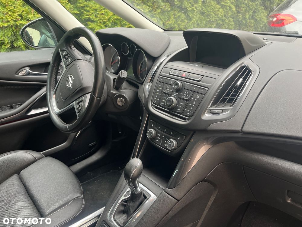 Opel Zafira - 10