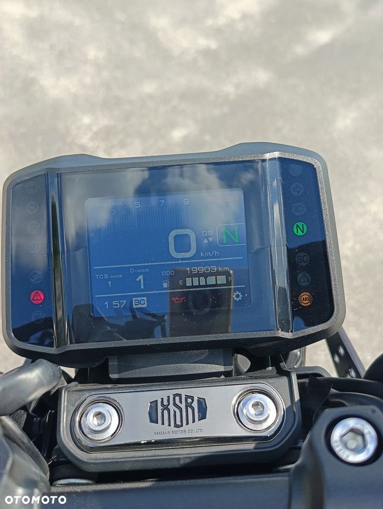 Yamaha XSR - 8