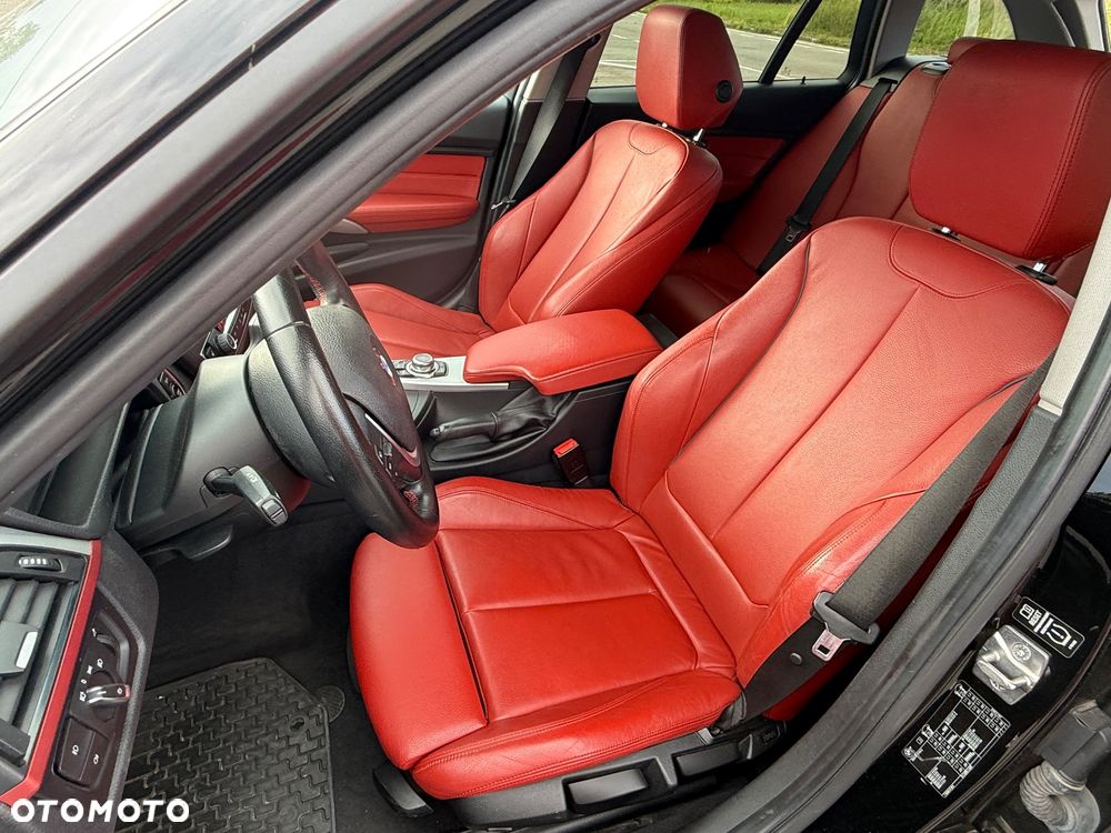 BMW Seria 3 320d Touring Blue Performance Sport Line - 25