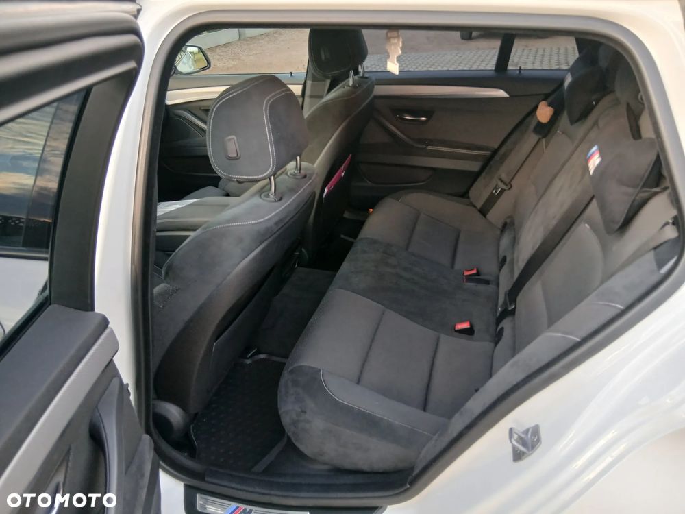 BMW Seria 5 520d xDrive - 14