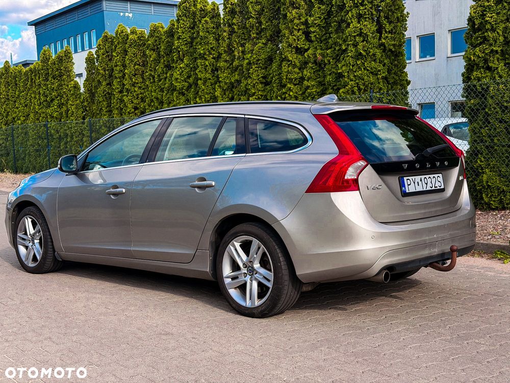 Volvo V60 D3 Momentum - 13