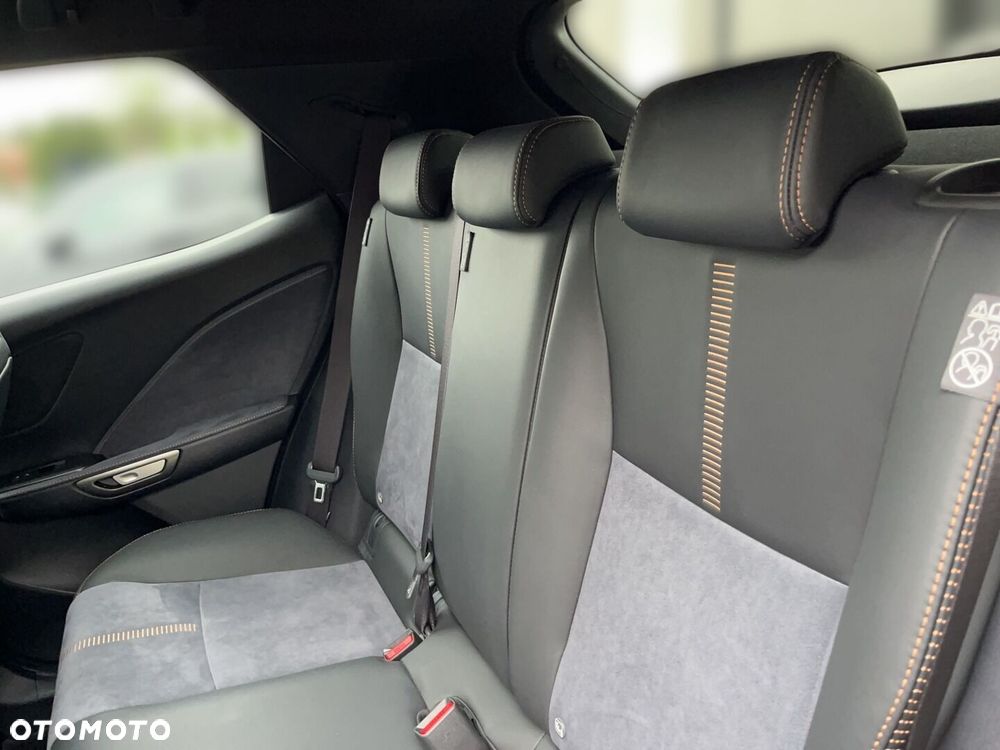 Lexus LBX 1.5 Hybrid Cool - 4