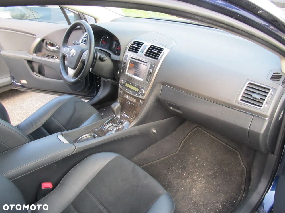 Toyota Avensis 1.8 Sol plus NAVI MS - 4