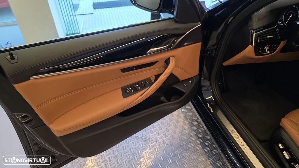 BMW 530 e iPerformance Line Luxury - 36