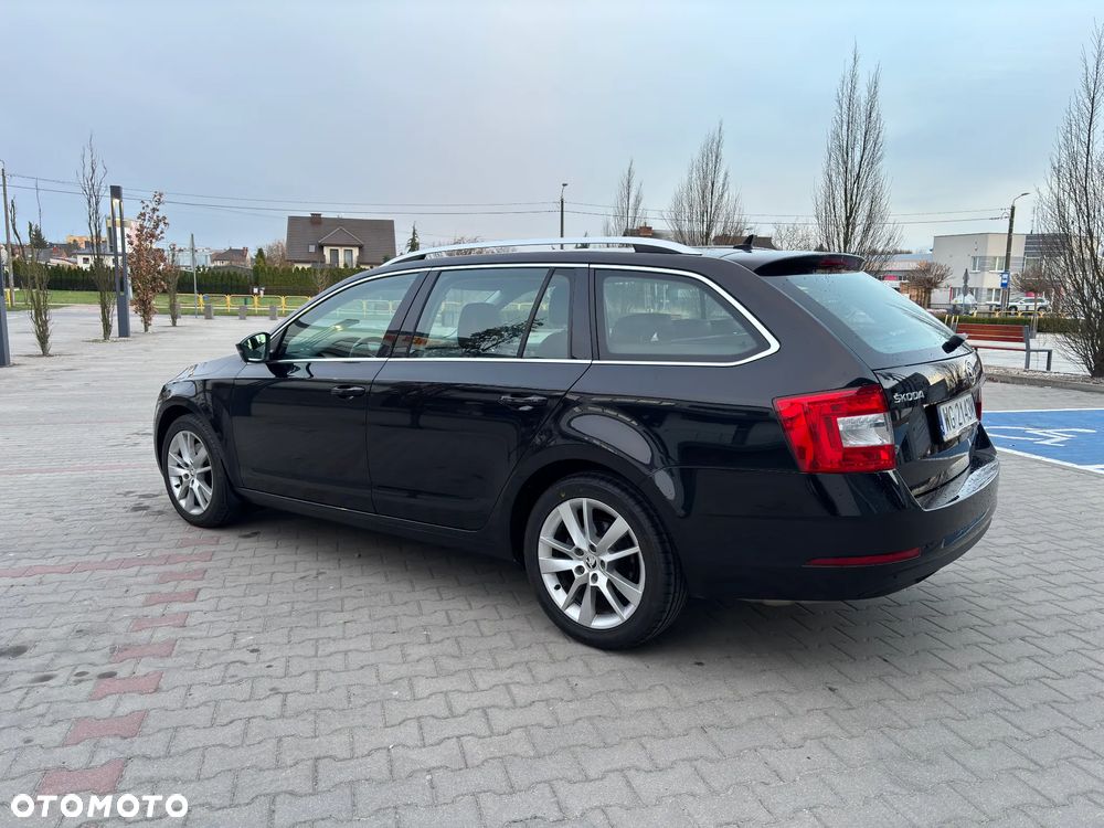 Skoda Octavia 2.0 TDI 4x4 Style DSG - 6