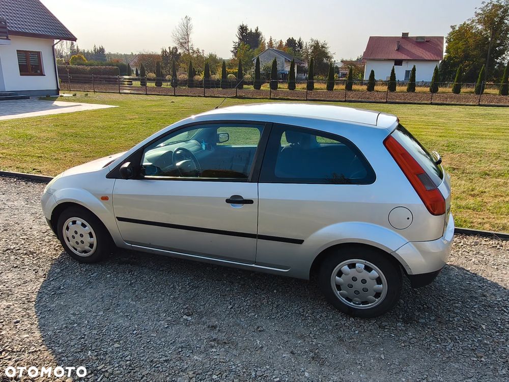 Ford Fiesta 2004 photo 4