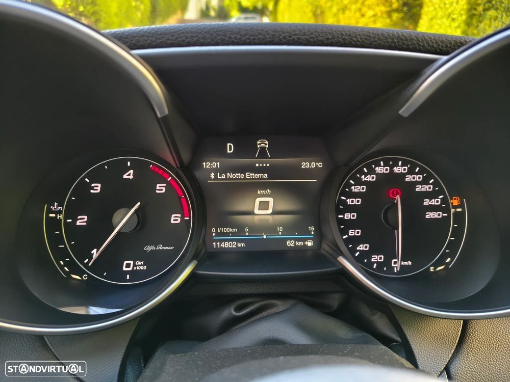 Alfa Romeo Giulia 2.2 D Sprint AT8 - 16