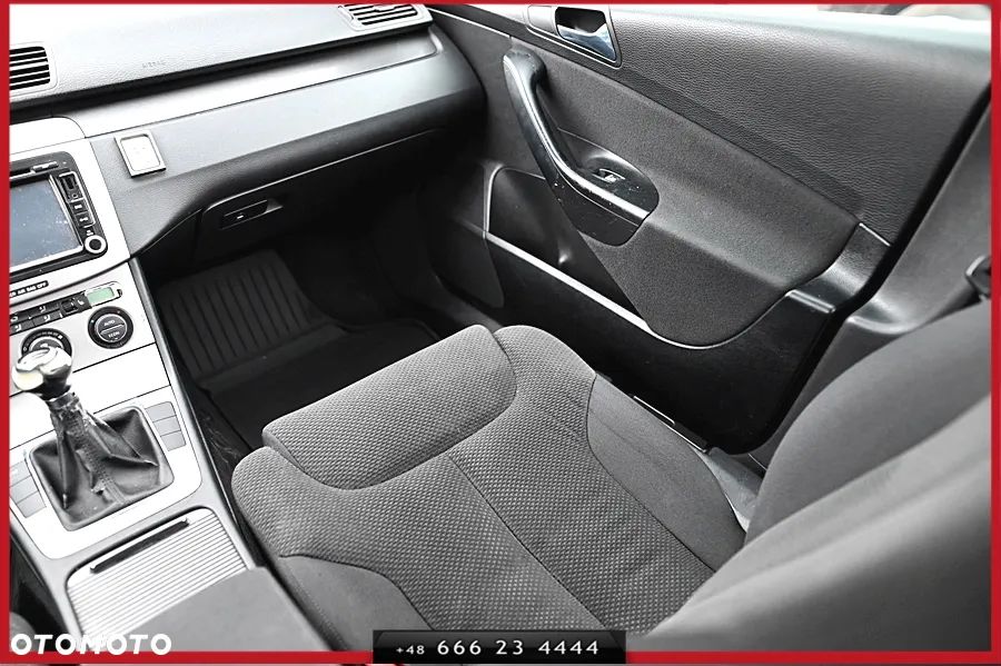 Volkswagen Passat 2.0 TDI DPF BlueMotion Technology Comfortline - 17