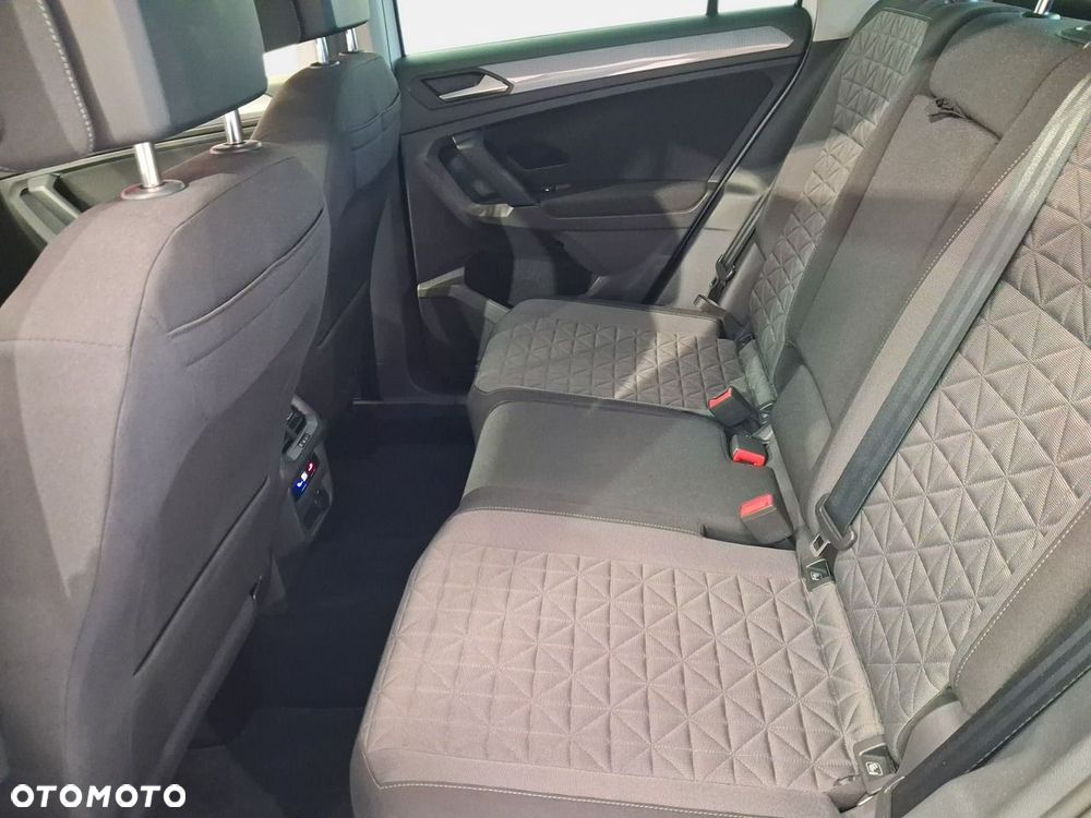 Volkswagen Tiguan - 14