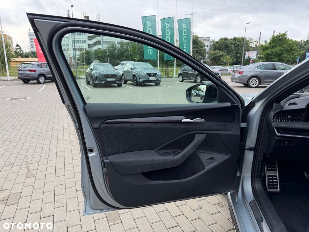 Skoda Superb 2.0 TSI Sportline DSG - 23