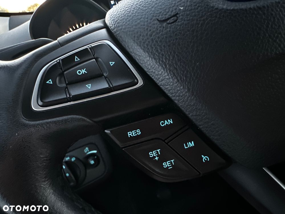 Ford Kuga - 35