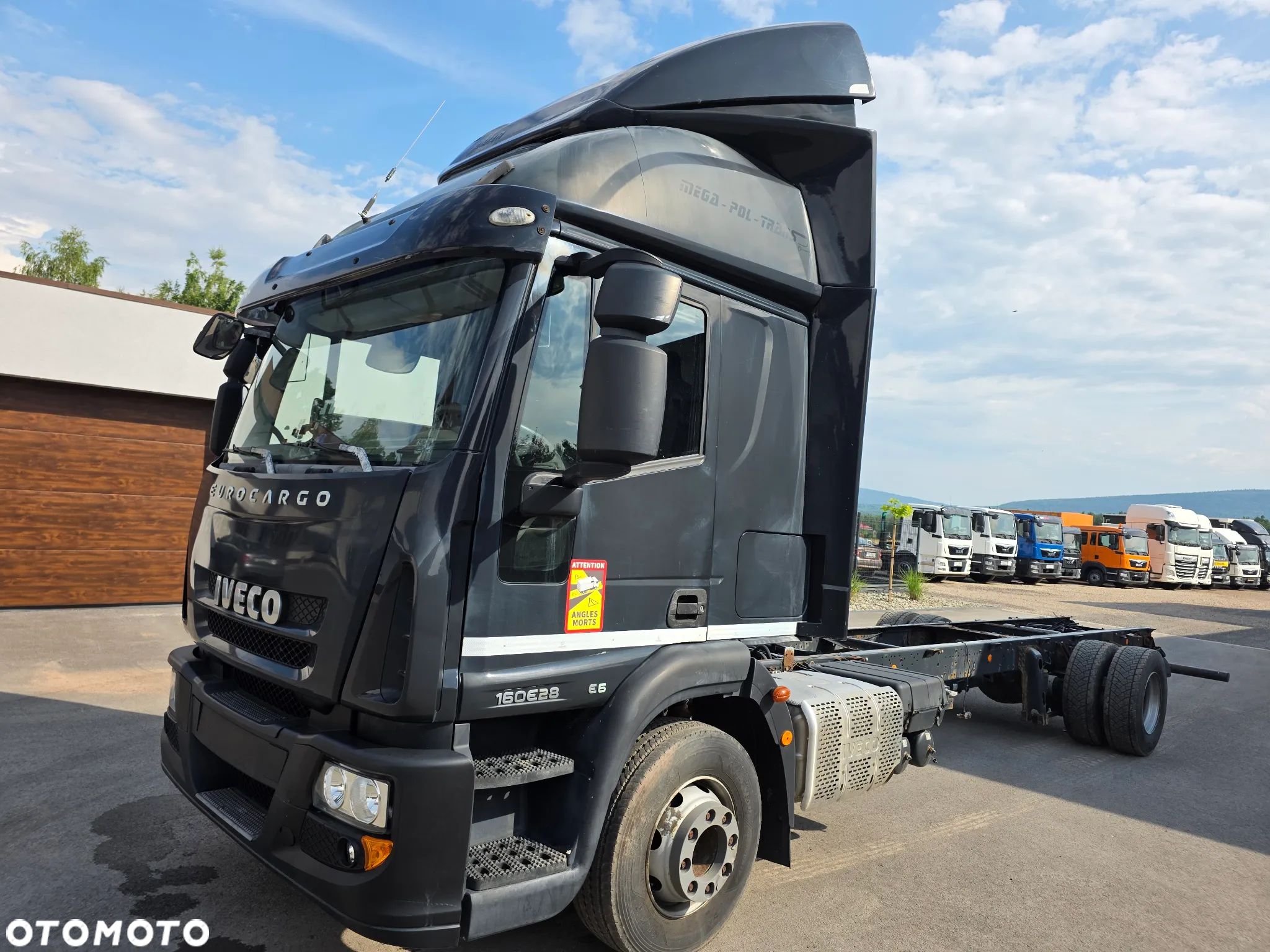 Iveco EUROCARGO 160E28  RAMA DO ZABUDOWY/  LAWETA / MANUAL / - 1