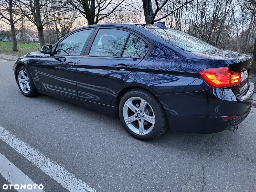 BMW Seria 3 328i xDrive - 4