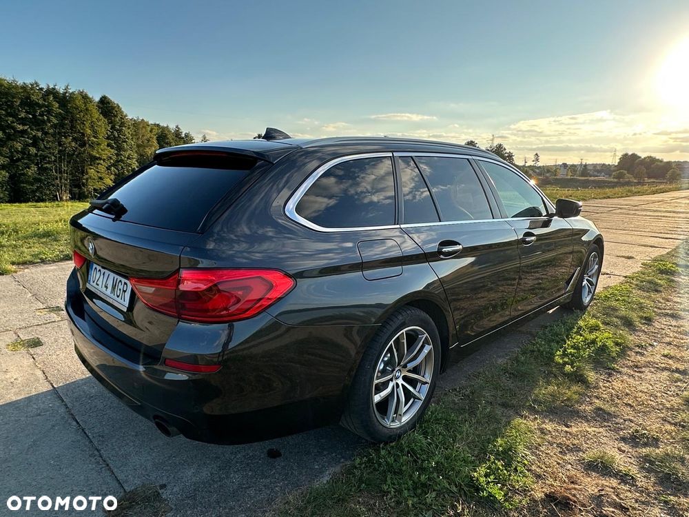 BMW Seria 5 525d Touring Luxury Line - 10
