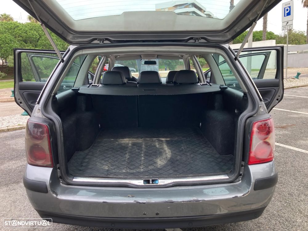 VW Passat Variant 1.9 TDi Highline 4M - 7