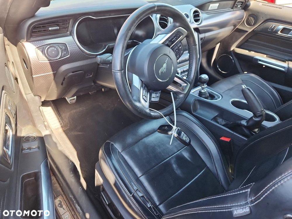 Ford Mustang 5.0 V8 GT - 10