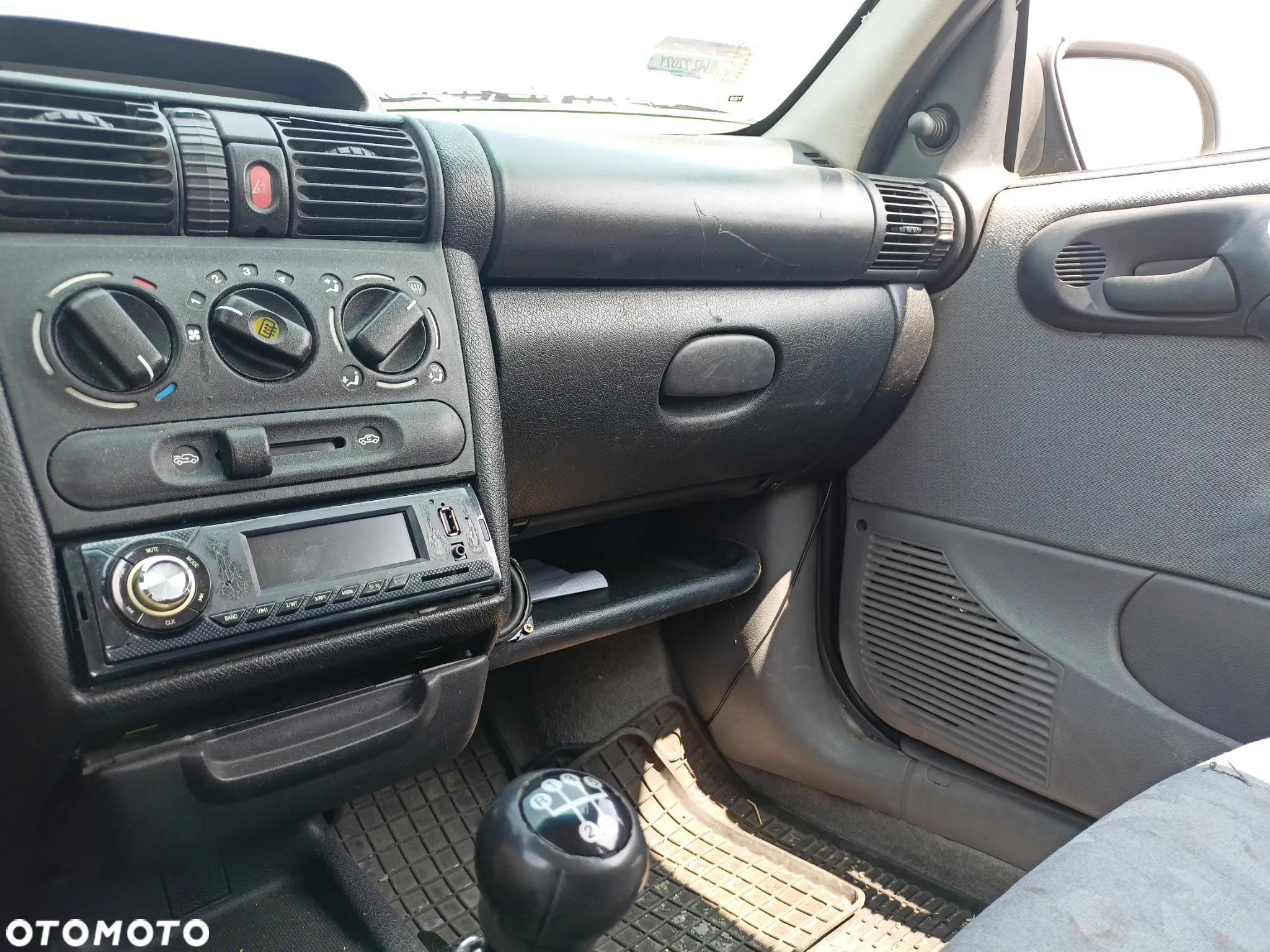 Opel Corsa - 11