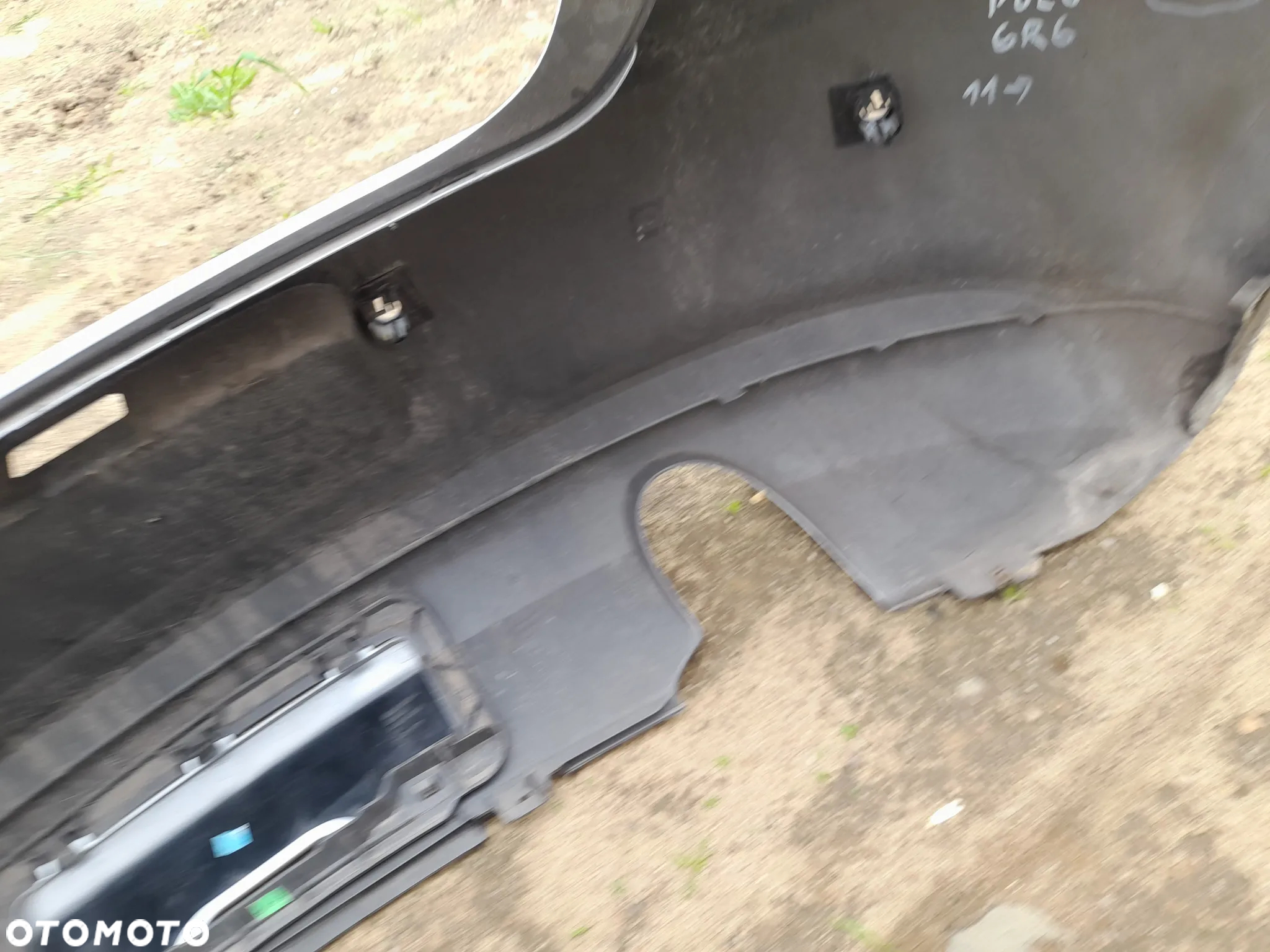 VW POLO 6R6 ZDERZAK TYLNY TYŁ SREBRNY  09-> - 10