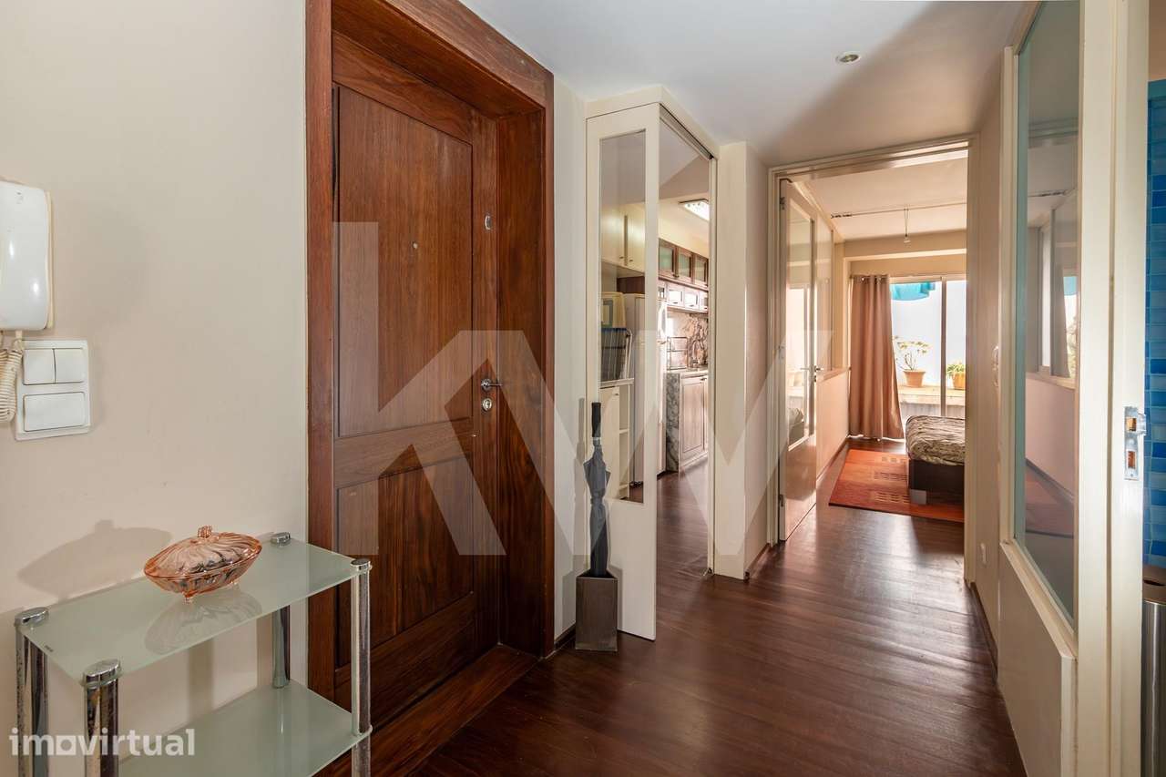 APARTAMENTO T1 COM PÁTIO DE 11M2, SÃO PEDRO, PONTA DELGADA, ILHA DE SÃ - Grande imagem: 4/18
