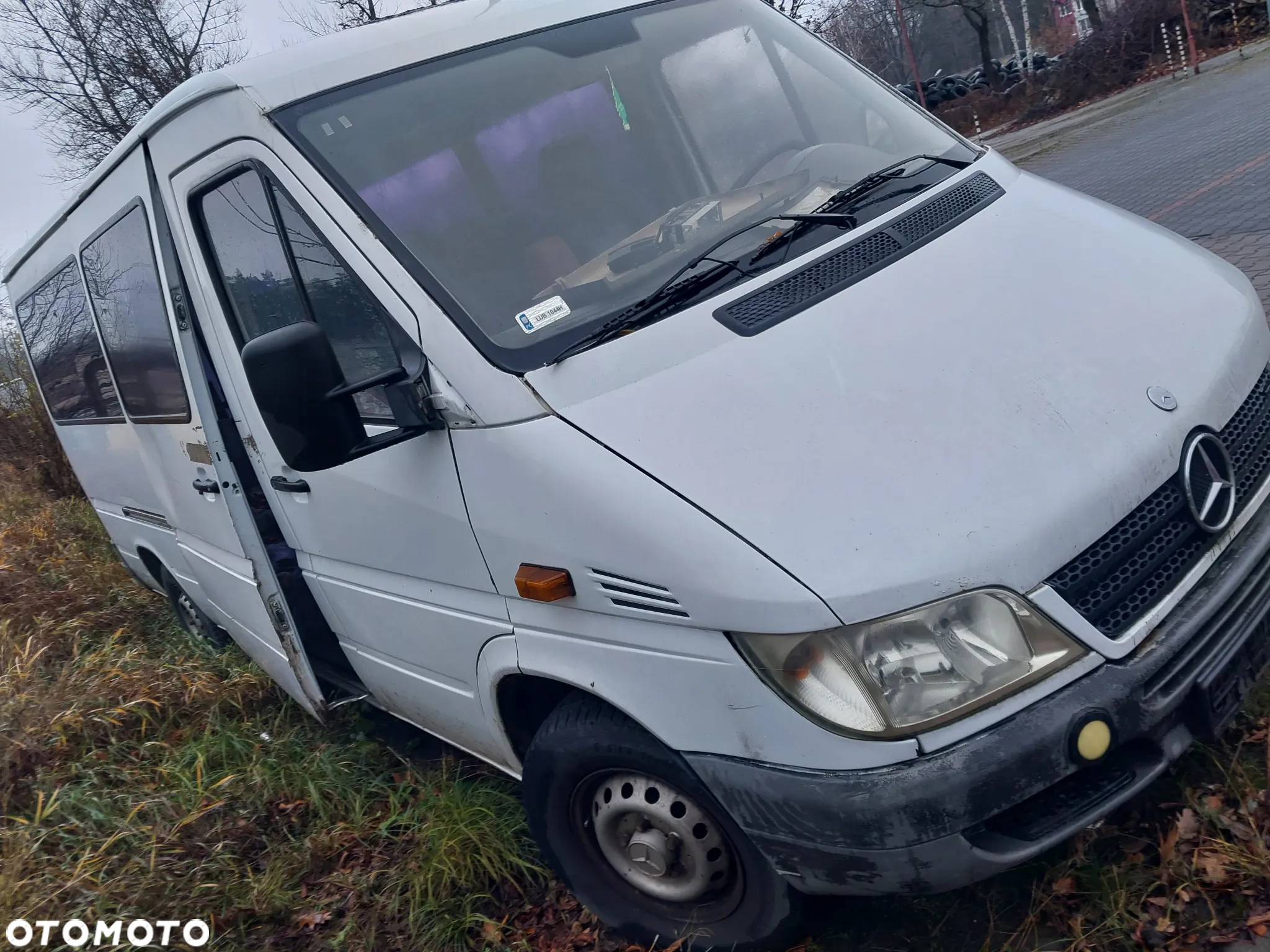Mercedes Benz Sprinter 316 W903 W902 W901 W904 W905 Lift FL silnik 2.2 cdi pompa wtryskowa wtryski głowica skrzynia manualna most lusterko drzwi resory fotel panel szyba szyberdach mechanizm klamka zewnętrzna NA CZĘŚCI - 4