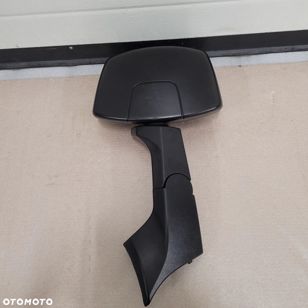 LUSTERKO RAMPOWE MAN TGX NM TG3 TGL 81.63730-6847 - 2