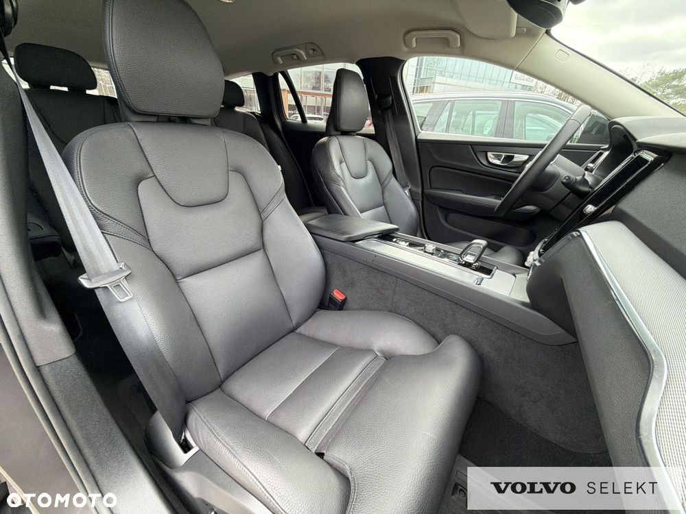 Volvo V60 Cross Country - 11