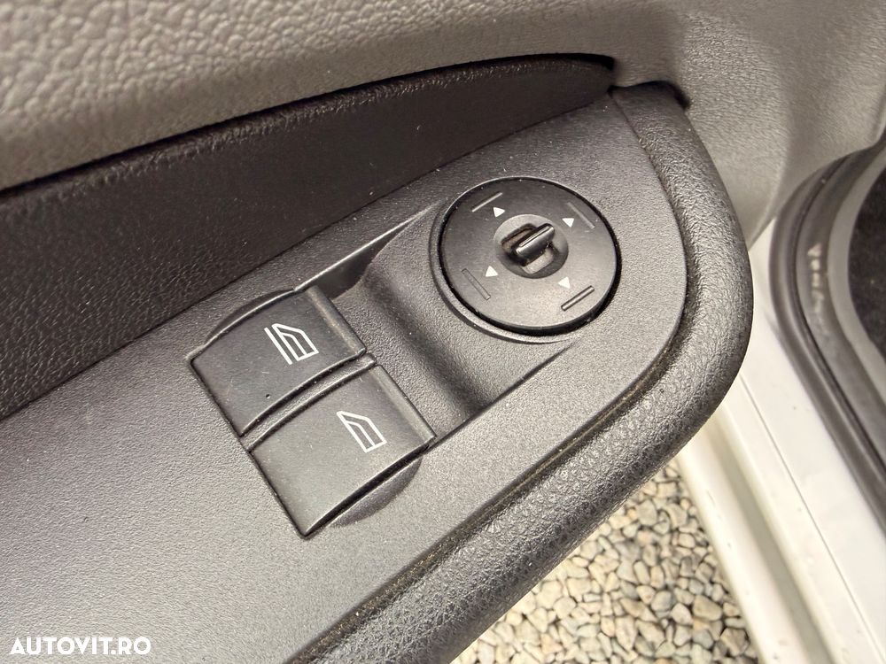 Ford Focus 1.6 TDCI DPF Style - 16