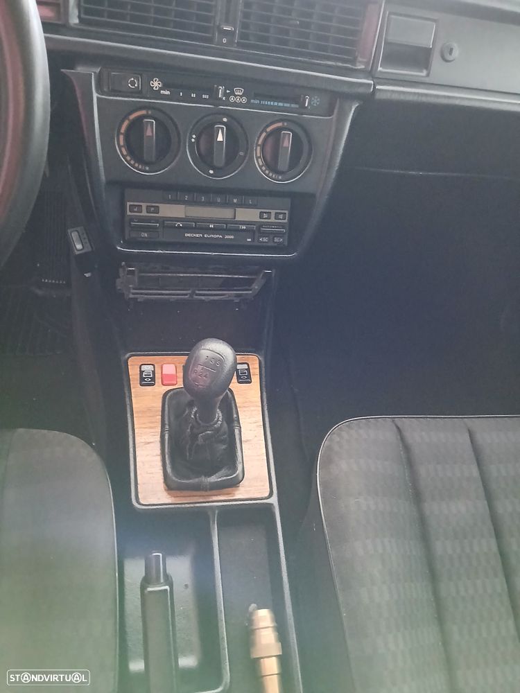 Mercedes-Benz W201 (1982-1993) 190 E 1.8 - 13