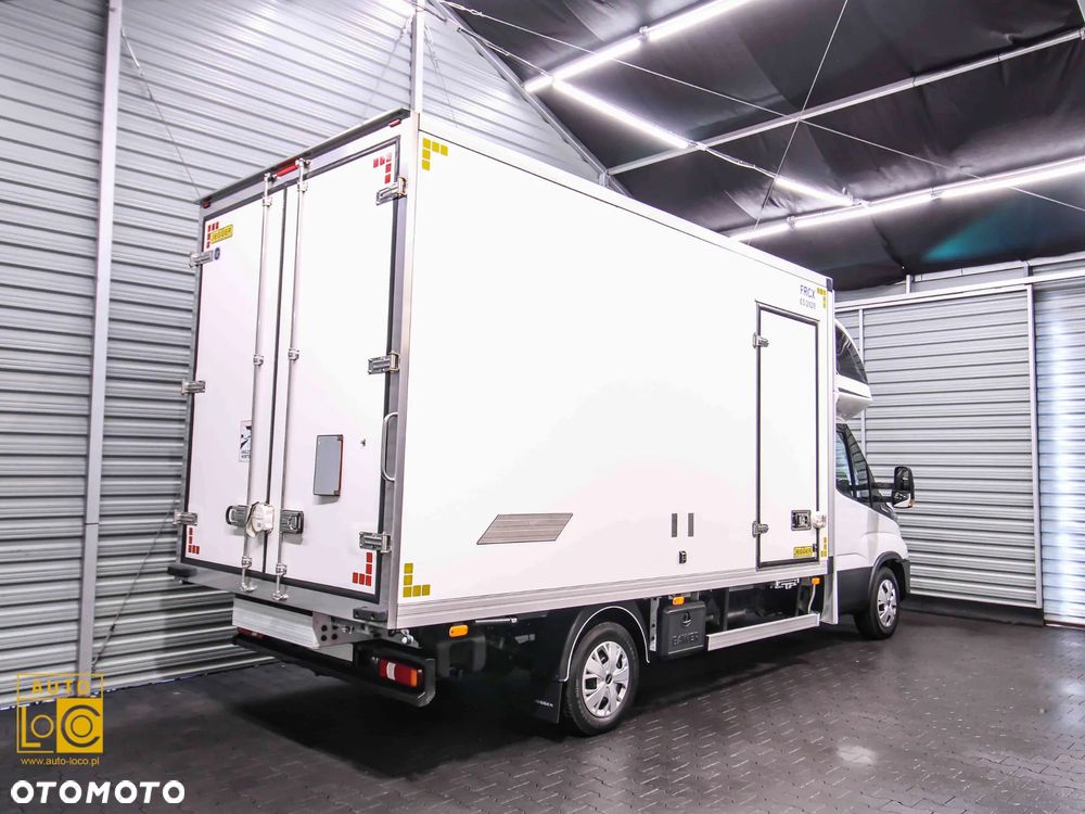 Iveco DAILY CHŁODNIA + MROŹNIA + AGREGAT x 2 + AUTOMAT - 3