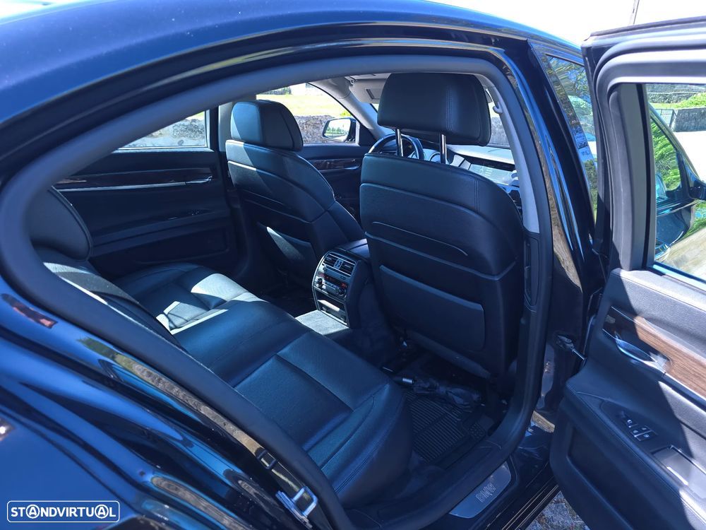 BMW 740 d - 13