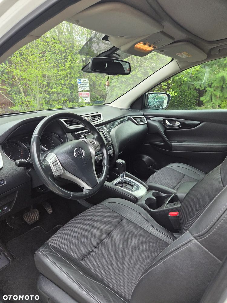 Nissan Qashqai 1.6 DCi Xtronic N-Connecta - 8